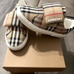 Burberry youth size 3.5 shoes